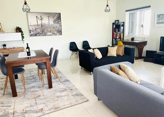 Amaryllis Apartments